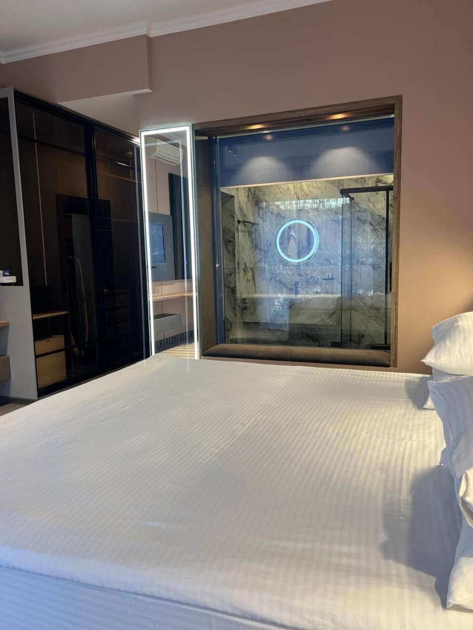 Sapar Standart Hotel Shymkent Ngoại thất bức ảnh