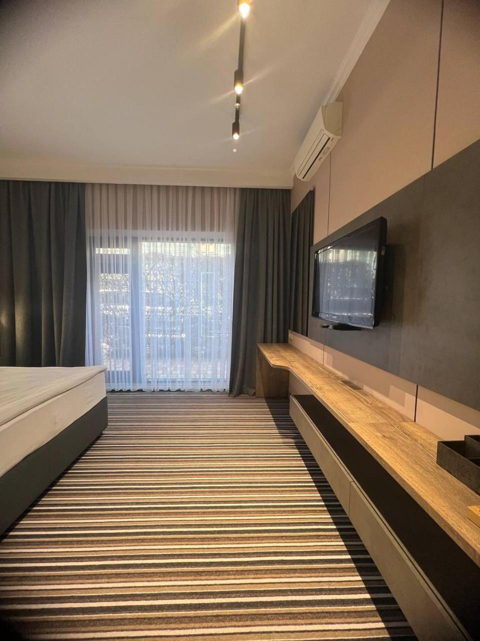 Sapar Standart Hotel Shymkent Ngoại thất bức ảnh