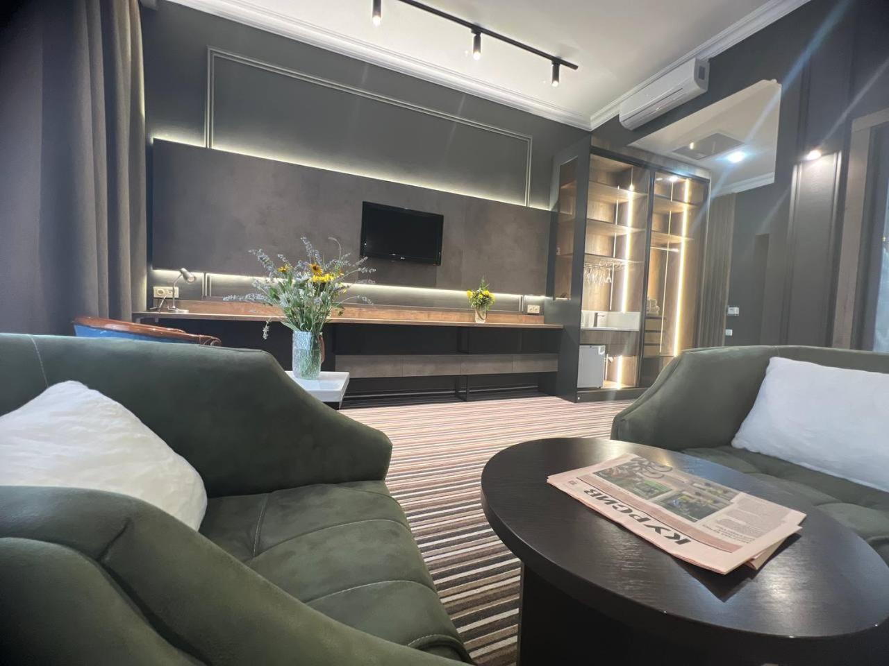 Sapar Standart Hotel Shymkent Ngoại thất bức ảnh
