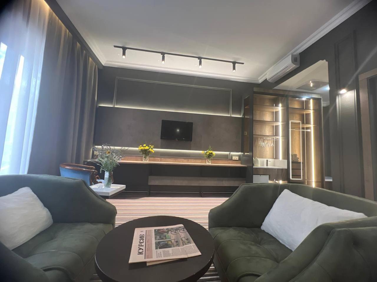 Sapar Standart Hotel Shymkent Ngoại thất bức ảnh