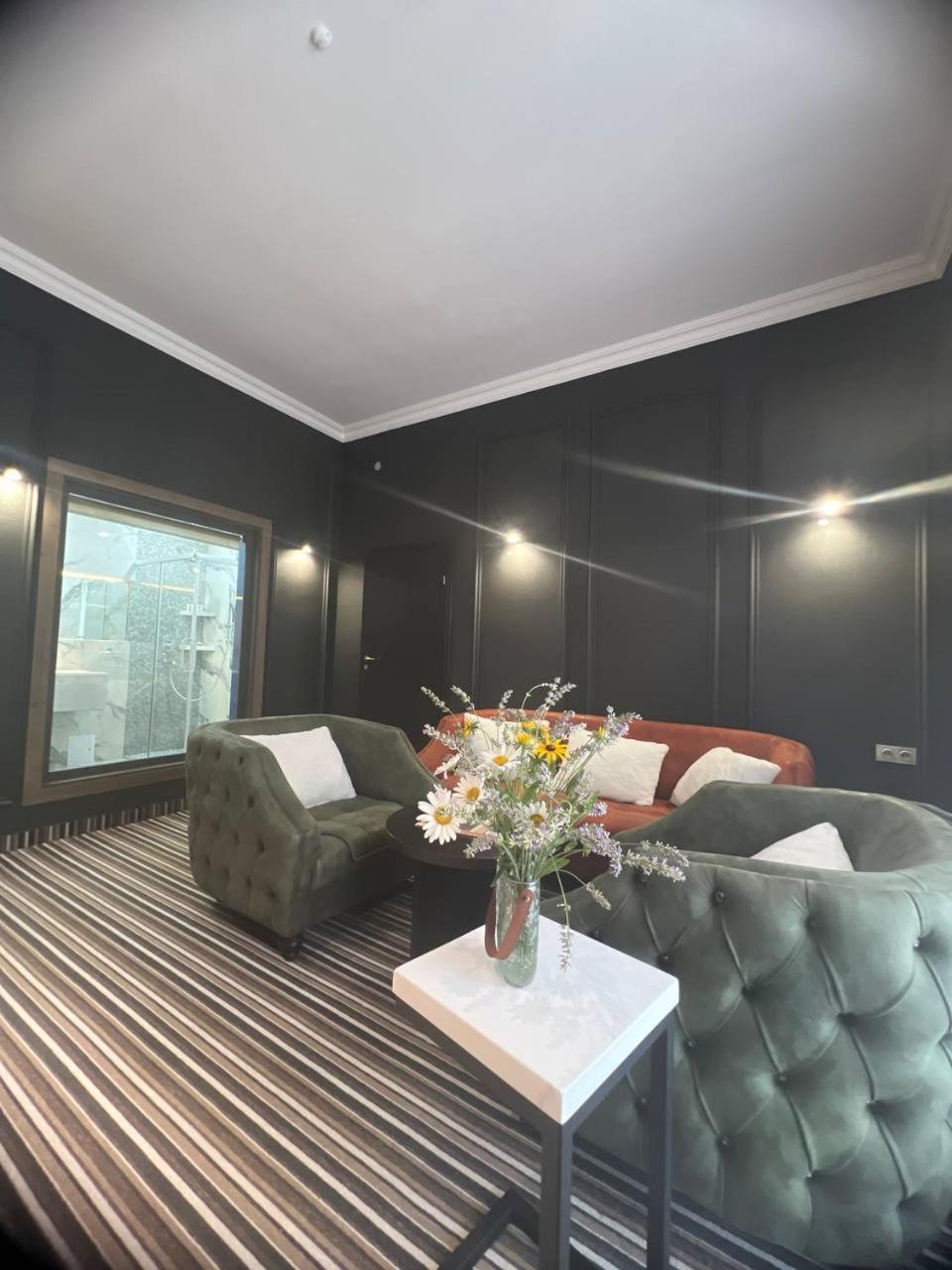 Sapar Standart Hotel Shymkent Ngoại thất bức ảnh
