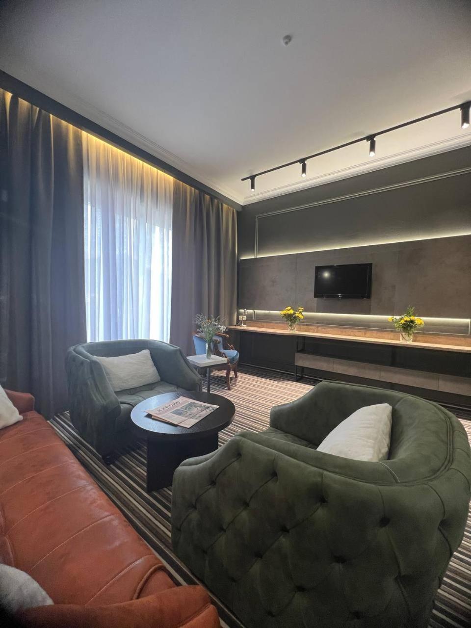 Sapar Standart Hotel Shymkent Ngoại thất bức ảnh
