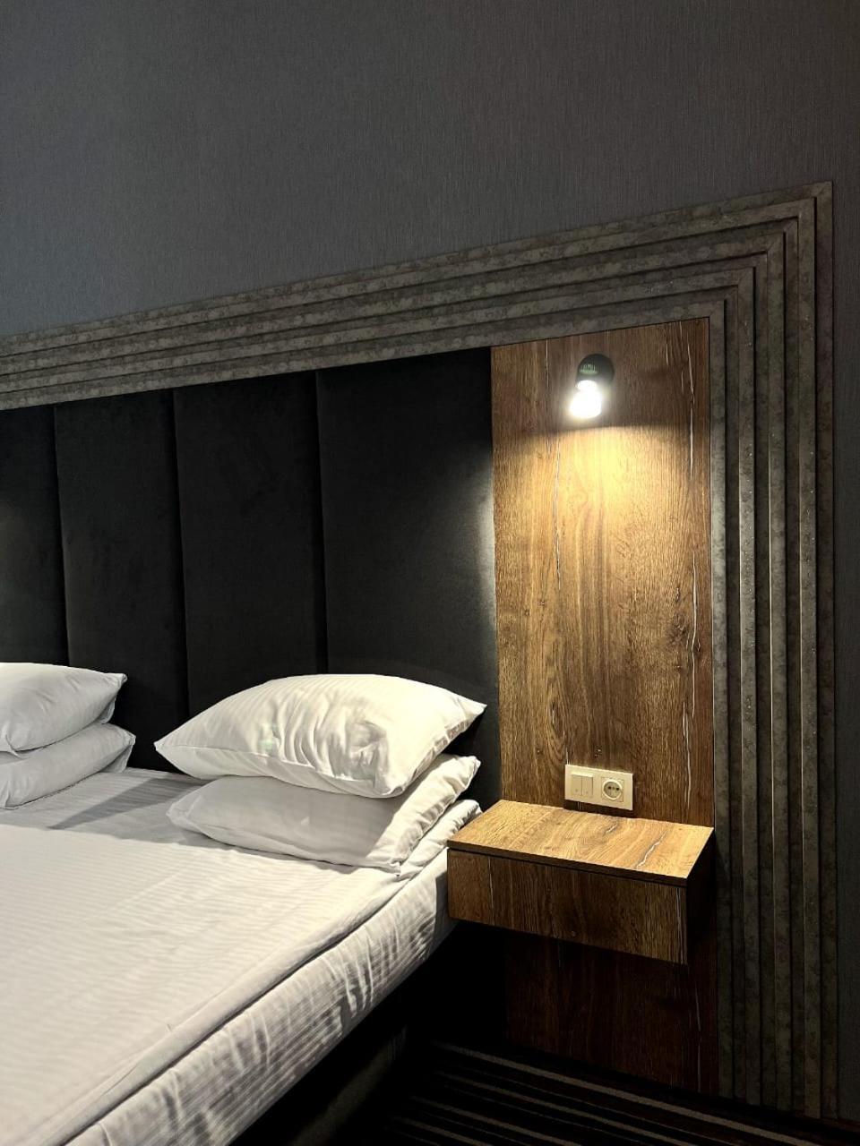 Sapar Standart Hotel Shymkent Ngoại thất bức ảnh