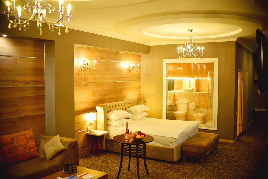 Sapar Standart Hotel Shymkent Ngoại thất bức ảnh