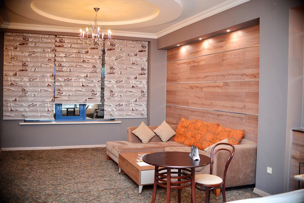 Sapar Standart Hotel Shymkent Ngoại thất bức ảnh